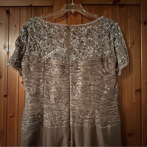 ALYCE Latte Beaded Chiffon Evening Gown – Size 20 - Picture 4 of 7